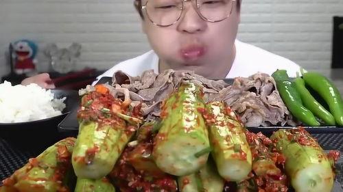 宵夜小哥吃瓜,一场深夜的美食与八卦盛宴