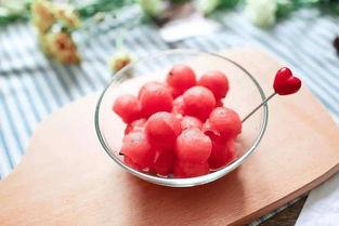 胃痛可以吃西瓜哈密瓜吗,西瓜与哈密瓜的食用指南