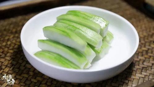 清水镇吃瓜照片,夏日田园风光尽收眼底